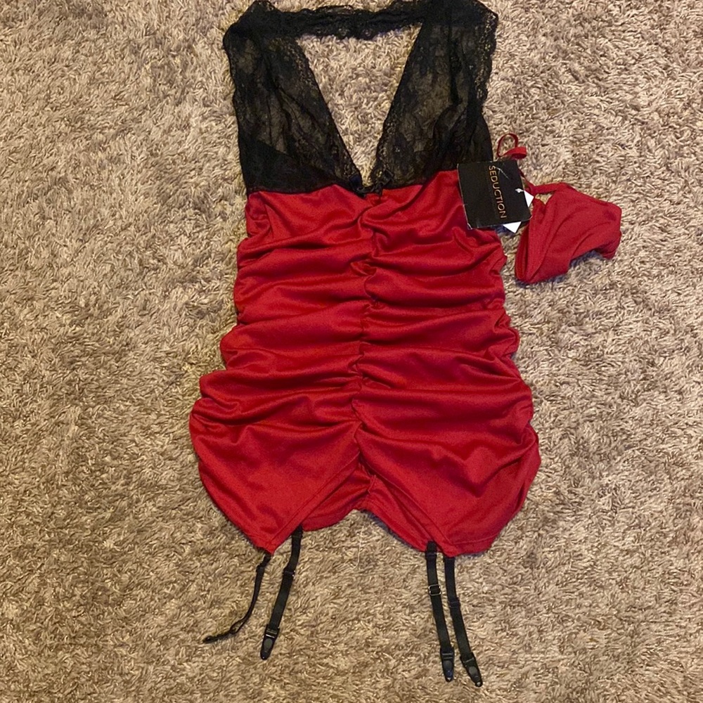 Frederick’s of Hollywood Seduction Red and Black Lace Halter Chemise L NWT